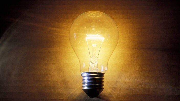 В 19 веке наступило время великих изобретателей, которые принесли искусственный свет в города, квартиры и фабрики.