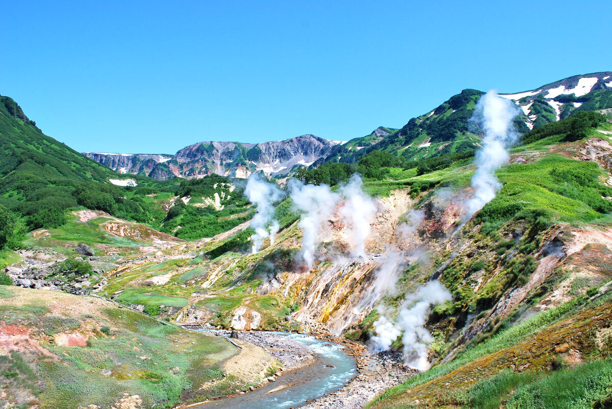 Камчатка - удивительный край нашей бескрайней страны. А не махнуть ли нам этим летом туда?