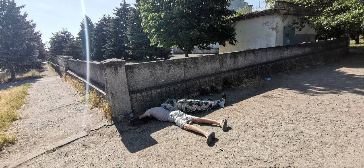 🕯🌹 В результате обстрела Чернобаевки украинскими ТЕРРОРИСТАМИ погибли 2 человека, ещё 5 ранены