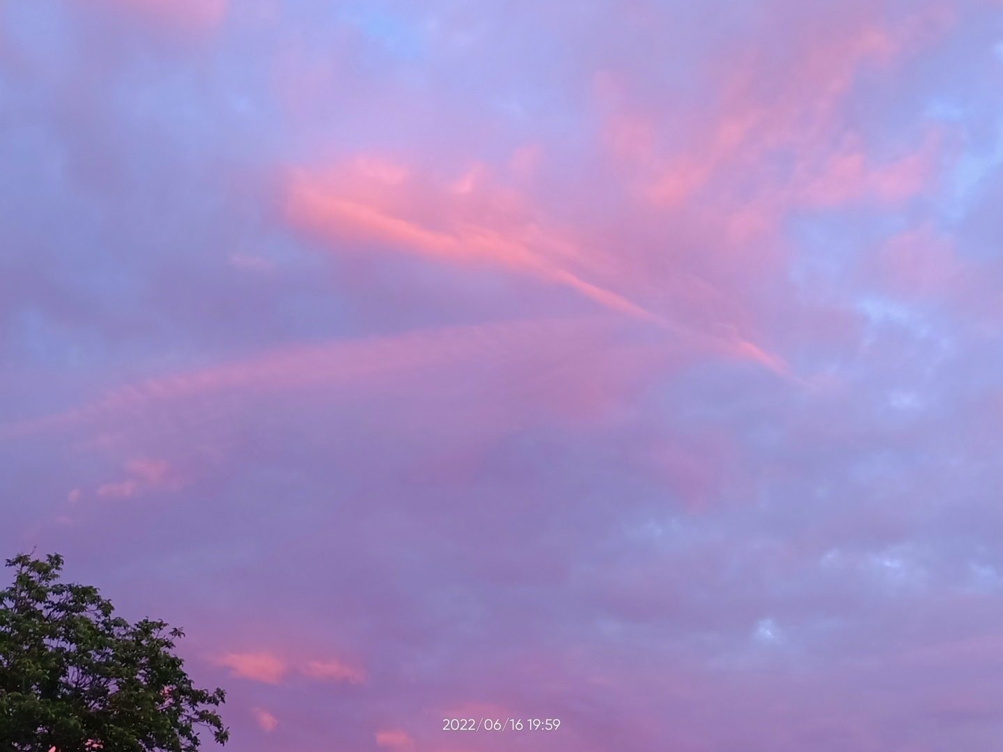 Красивый вечерний закат.