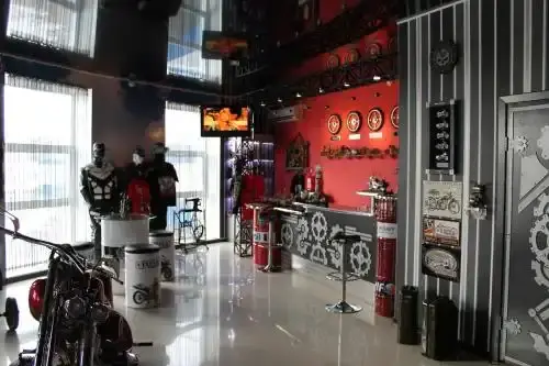 Байк отель: шедевр отельера, расположенный на трассе М-4 Дон, Каменск-Шахтинский район. Лучше один раз увидеть, чем 100 раз услышать.