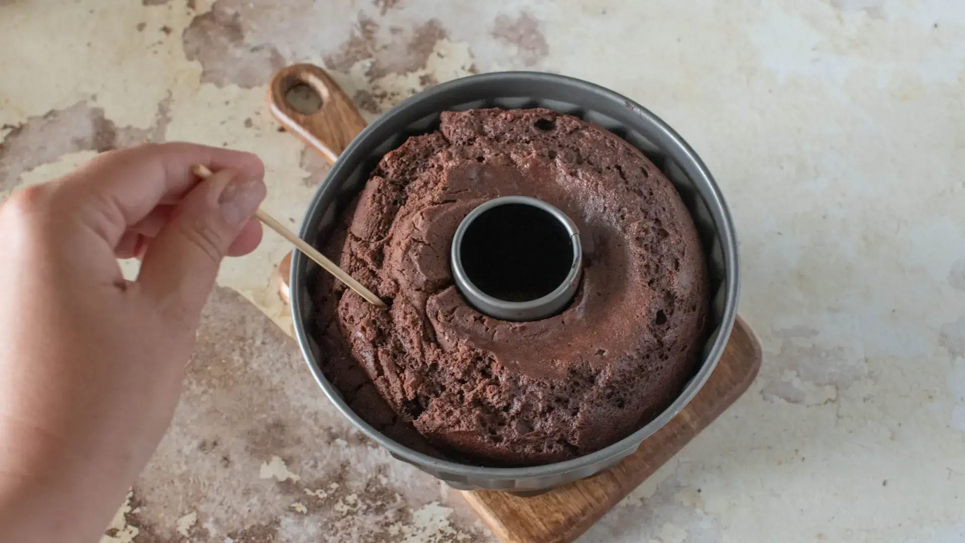 Шоколадный кекс на воде: рецепт легкого десерта без молока и яиц