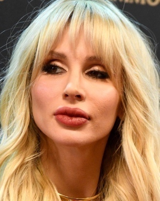 За бешенные деньги все же она готова выступить перед россиянами!