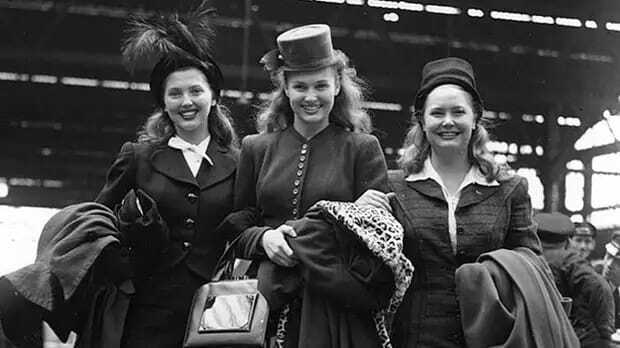 Их акробатические трюки 78 лет никто не может повторить. Уникальное выступление талантливого трио сестёр Росс