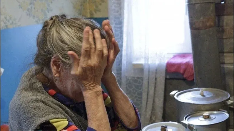 Гнусная история. Познакомилась с соседями в ужасных обстоятельствах. И помочь бы рада, да нечем