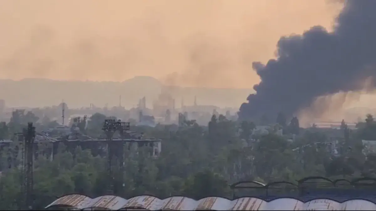 Боевики «Азота» захотели в плен. На объектах комбината в Северодонецке появились первые белые флаги