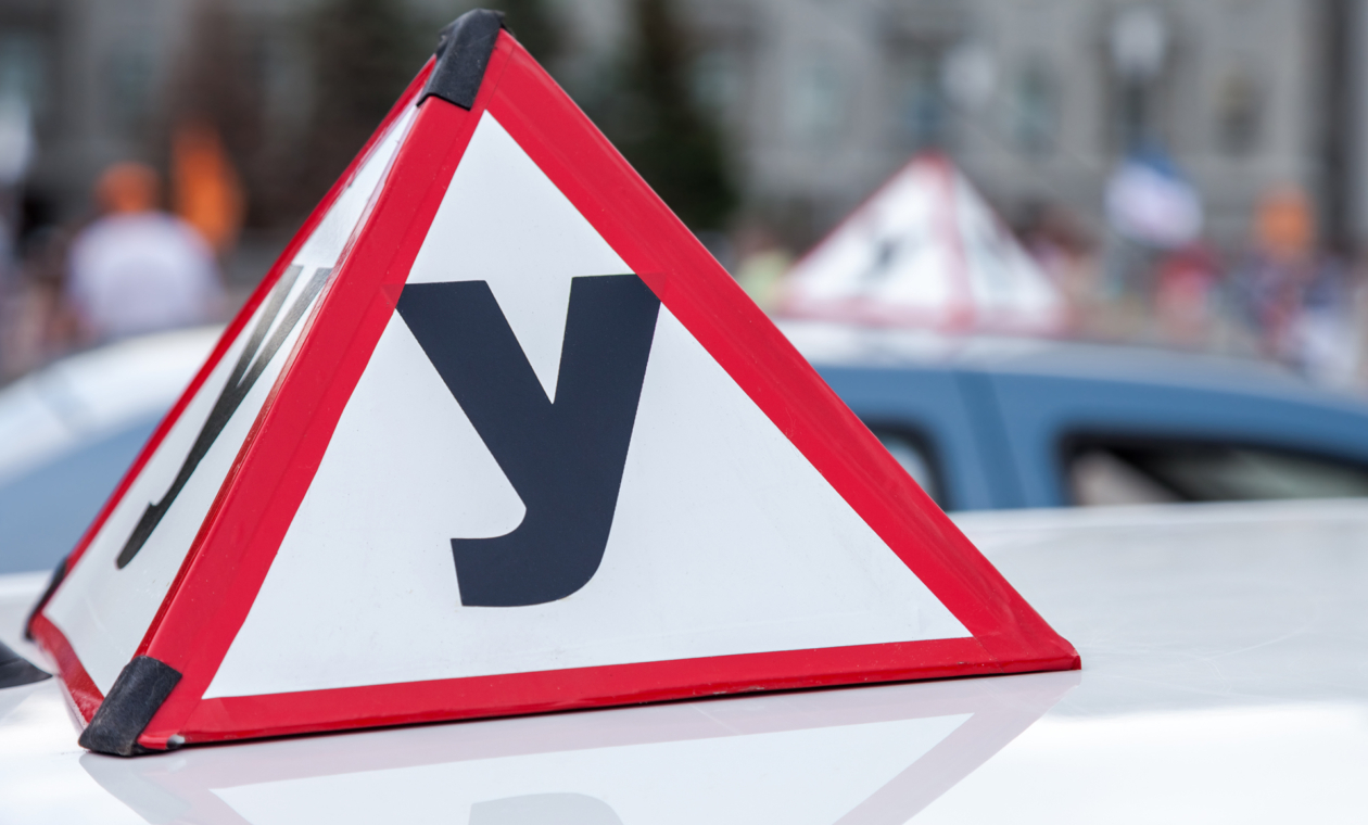 Конвейер по выпуску будущих потенциальных «убийц» на дорогах. Для чего стране столько водителей, да ещё и неопытных?