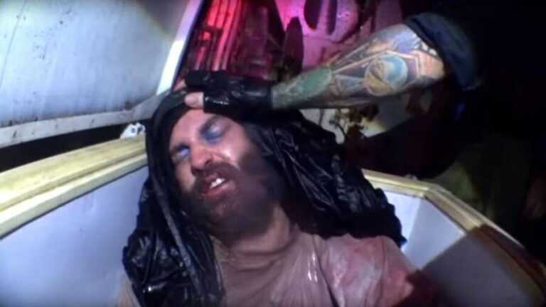 Самый страшный дом с привидениями в мире.