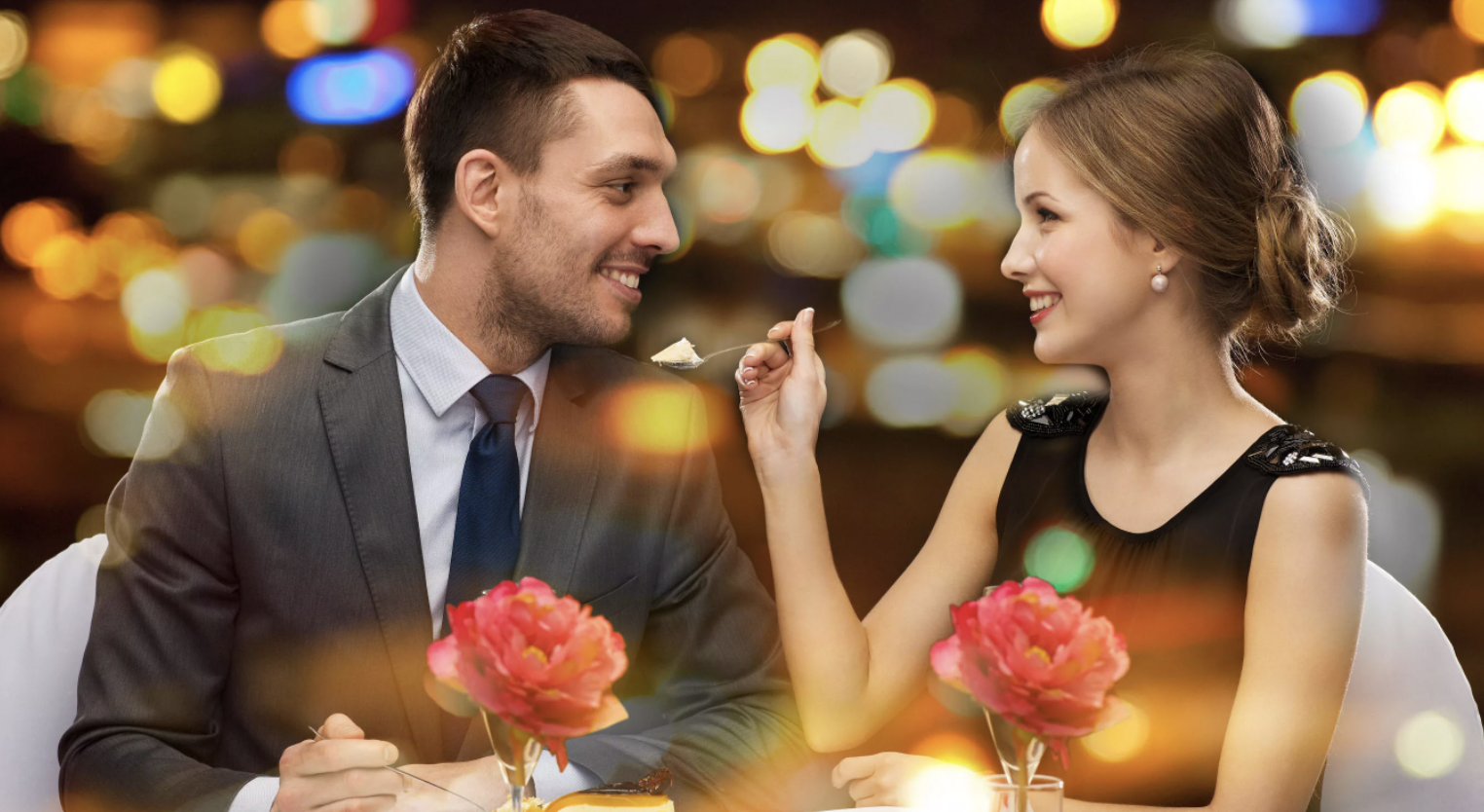 Мужчина пригласил в ресторан. Мужчина с девушкой в ресторане. Свидание в ресторане. Романтическое свидание. Романтический ужин в кафе.