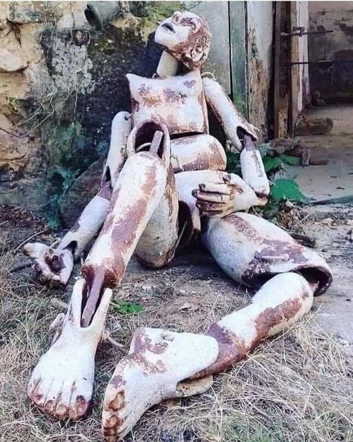 Расположение рук при сне что значит