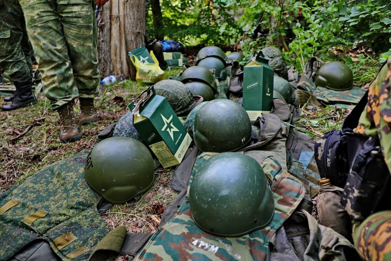 Русские ДОБРОВОЛЬЦЫ едут на фронт💪