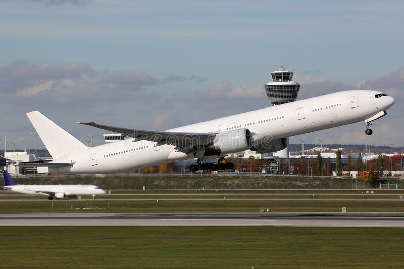 Интересные факты: Самолёты красят в основном в белый цвет не с проста...
