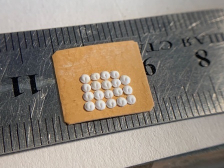 Сибирский левша, шедевры художника - микроминиатюриста Анатолия Коненко занесены в книгу рекордов России