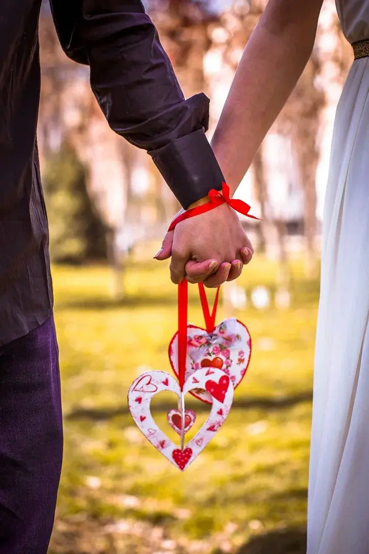 Трогательная история знакомства и любви.