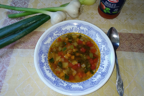 Овощной суп из итальянской кухни - минестроне