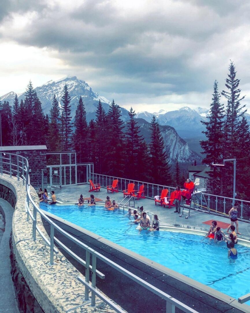 Самые сказочные плавательные бассейны по всей Канаде, где можно освежиться этим летом.