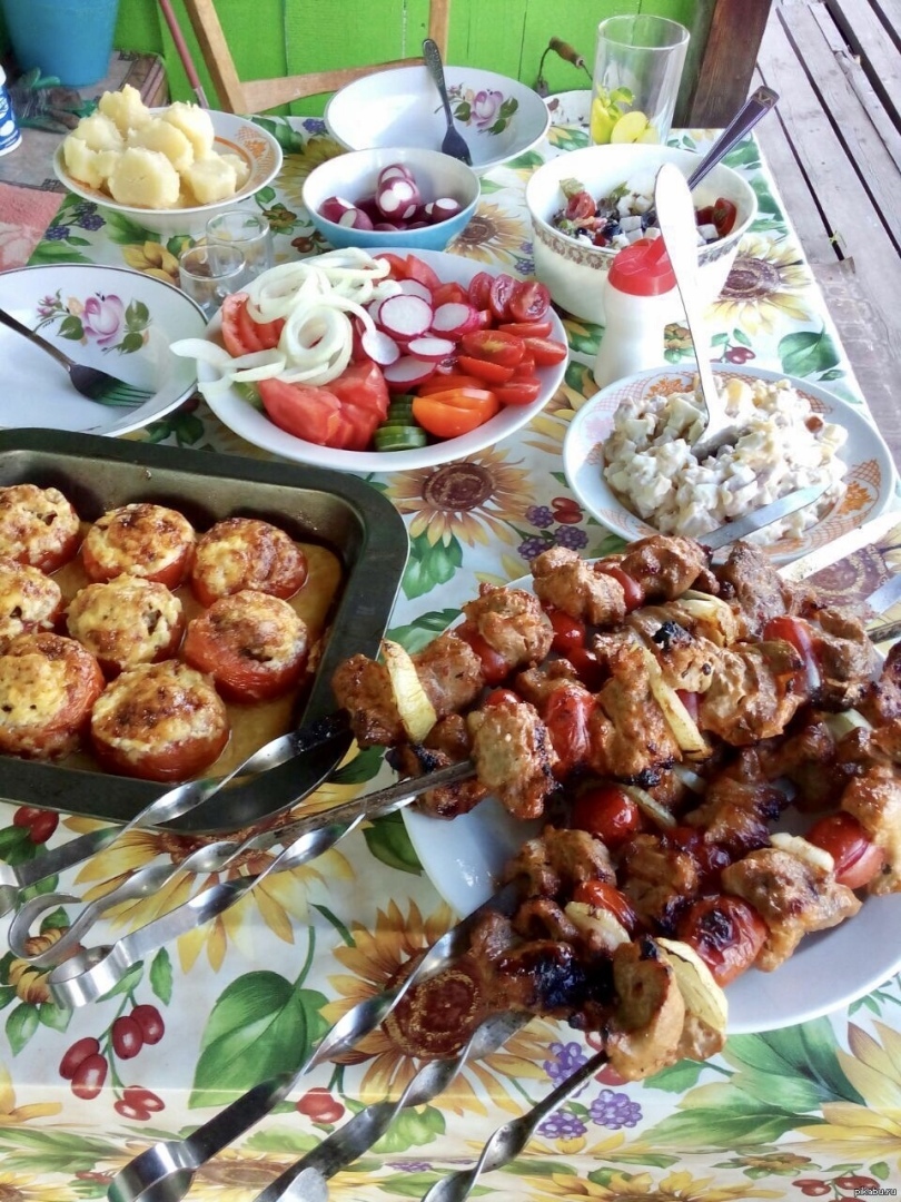 Баня, грядки, шашлыки. А Вы тоже проводите отпуск в 2022 году на даче?