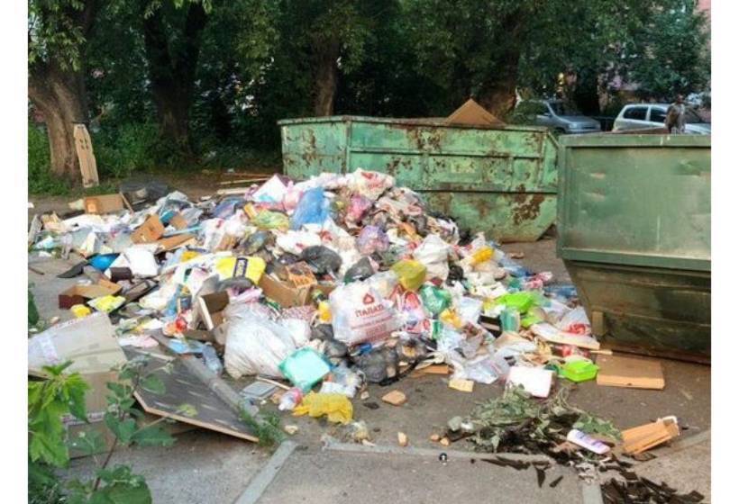 Куда жаловаться, если не вывозят мусор вовремя?