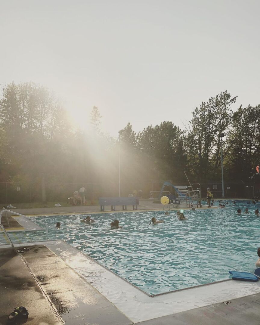 Самые сказочные плавательные бассейны по всей Канаде, где можно освежиться этим летом.