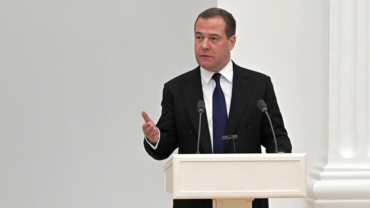 Дмитрий Медведев об отставке Бориса Джонсона. «Ждем новостей из Польши»