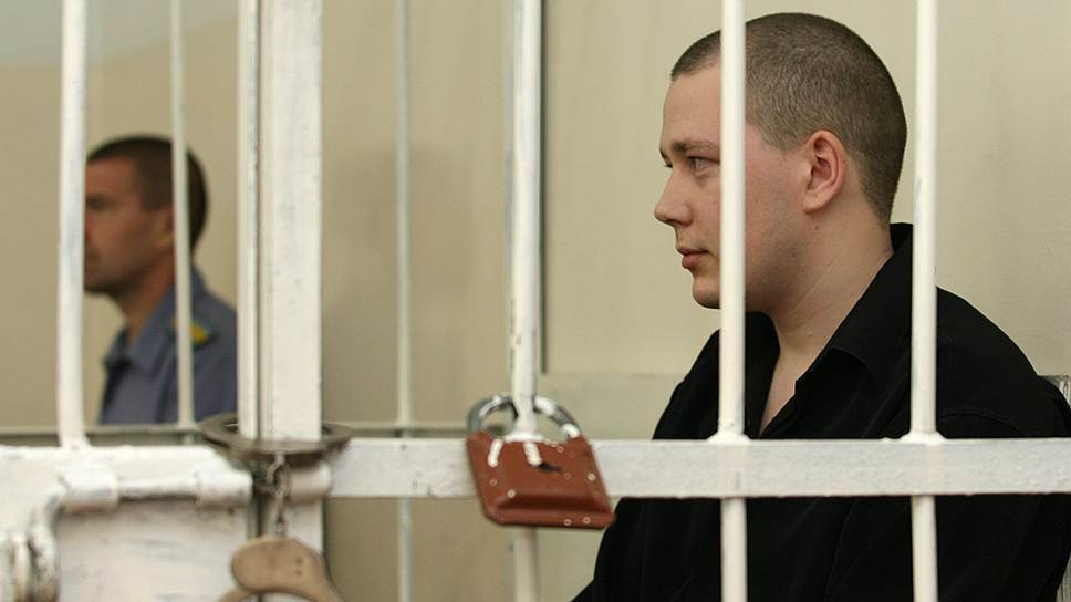 Как в конце 90-х и начале нулевых молодых людей зомбировали лжепатриотизмом под разными соусами: ультраправые скинхеды и фанаты разных мастей