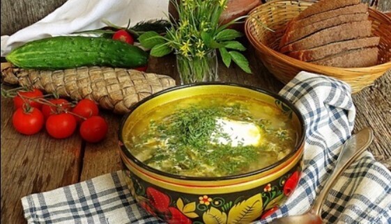 Чешский суп с весенними пряными травами