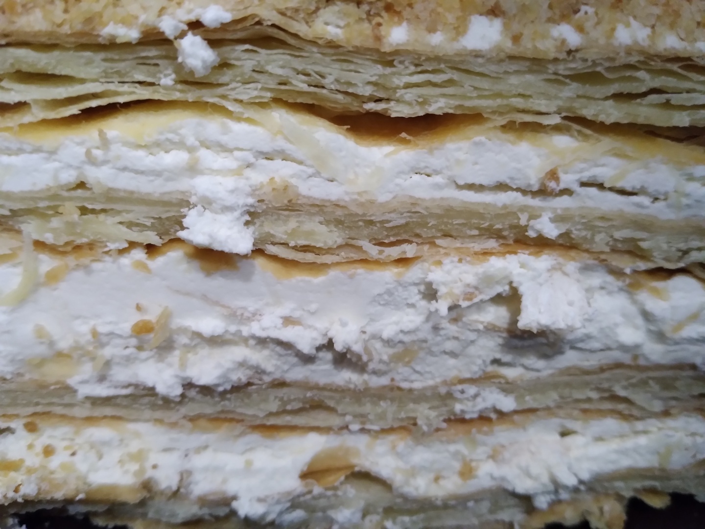 Вернули в магазин половину торта. Товар ненадлежащего качества.