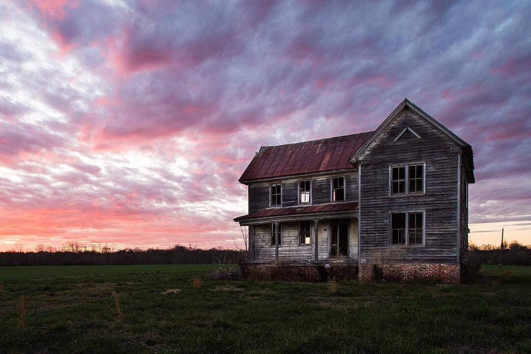 Как стать владельцем бесхозного дома или земельного участка