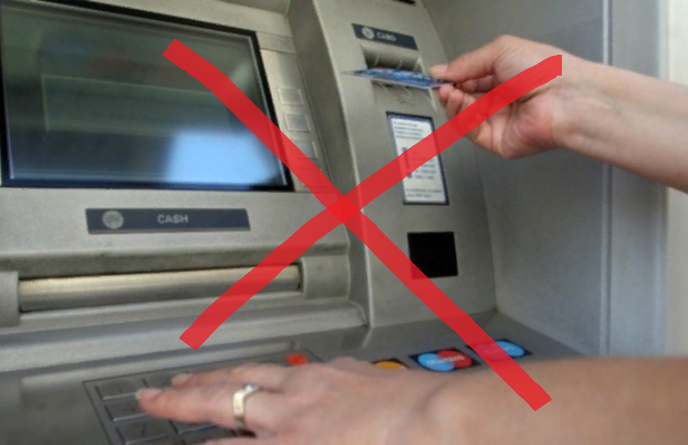 До сих пор расплачиваюсь в магазинах через смартфон с NFC. А вы?)