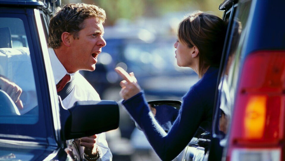 Будь то насилие с применением огнестрельного оружия и убийства на войне, ссоры в семье или насилие в школах — конфликты таятся повсюду.