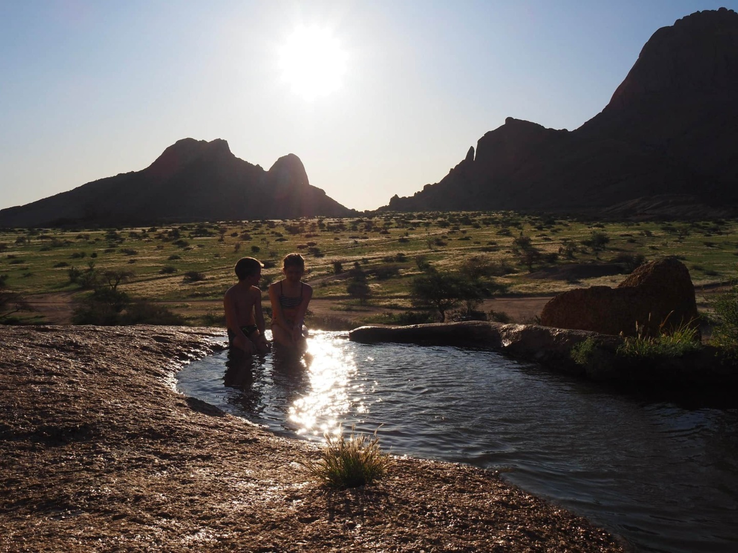 Прежде чем ослепнуть, эти дети видят самые удивительные достопримечательности в мире.