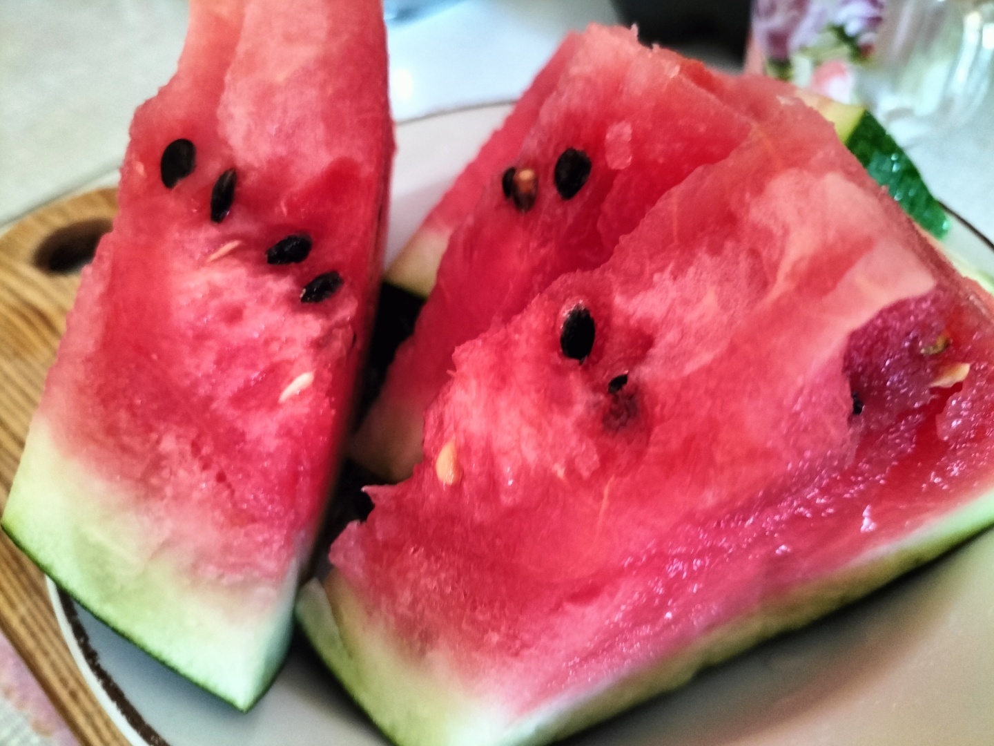 В Крыму везде продают дешёвые арбузы из Херсона. Можно ли их есть?