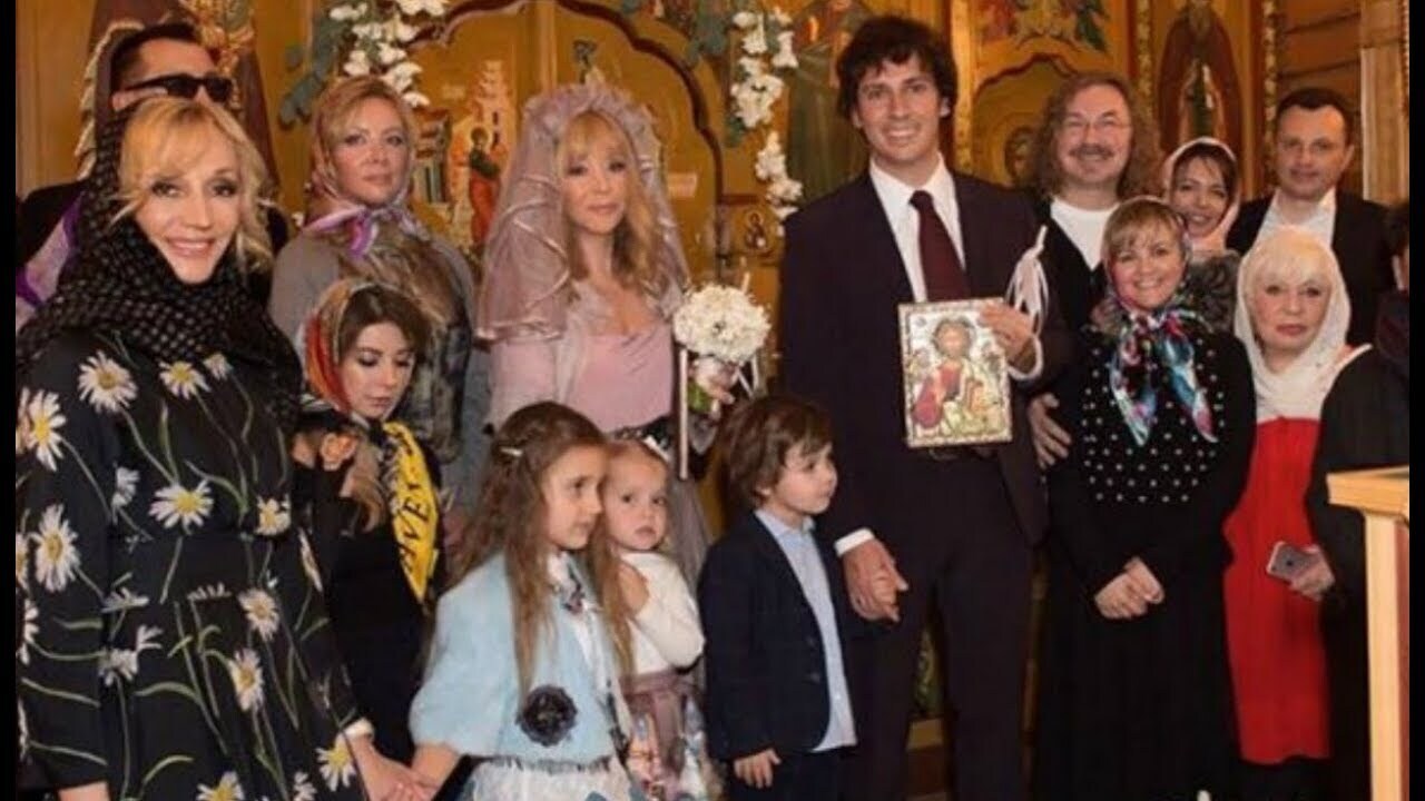 Венчают ли православные батюшки браки с людьми нетрадиционной ориентации? венчание Аллы Борисовны Пугачевой с Киркоровым и в последствии с Галкиным<span style=