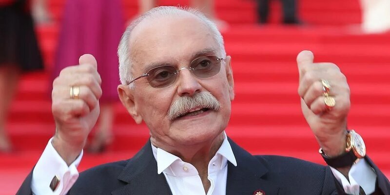 Никита Михалков хочет доказать, что наше кино не хуже Marvel и снять свой блокбастер с Козловским, Петровым и Безруковым. Каковы его шансы на успех?