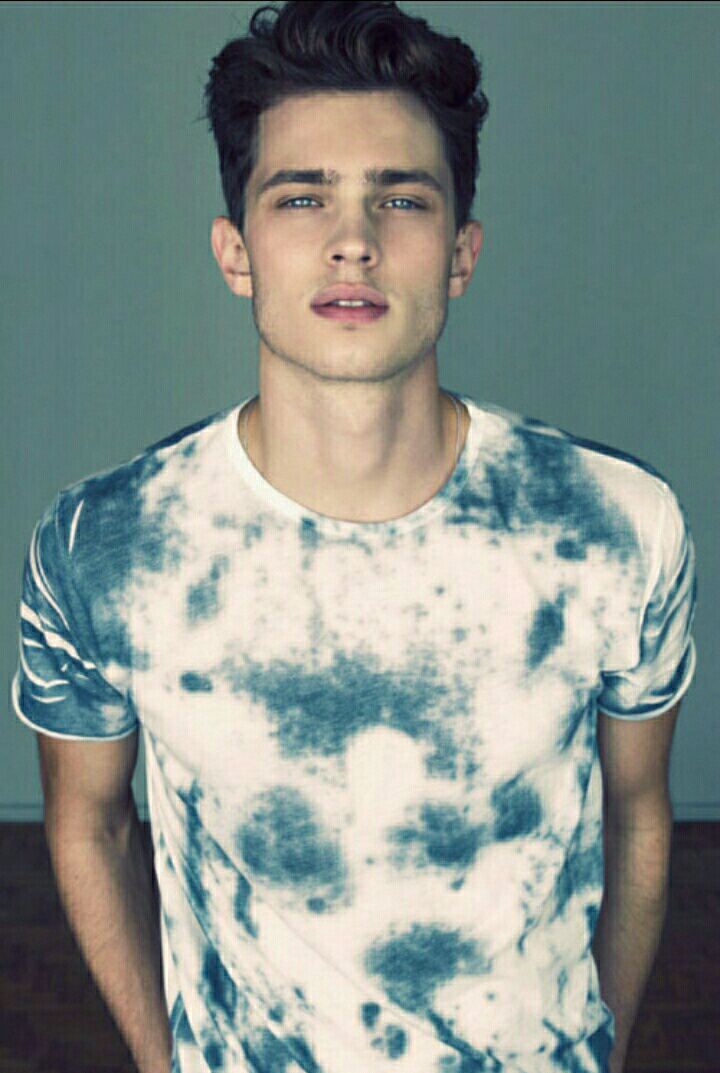 Я прописан в квартире дедушки. Какие у меня есть права на эту недвижимость?