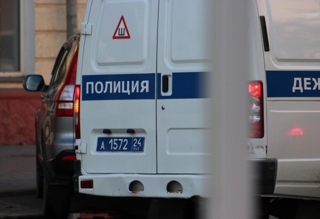 Пьяная женщина уронила младенца на асфальт и решила лечь отдохнуть