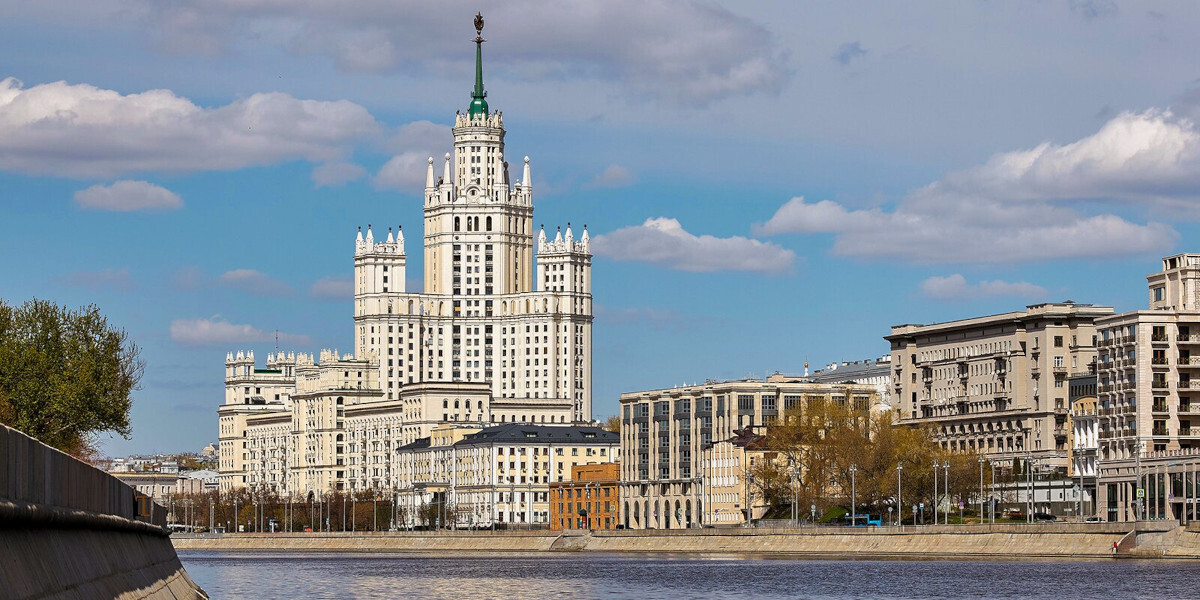 Прогулки по Москве: столичные набережные, строгие и не очень