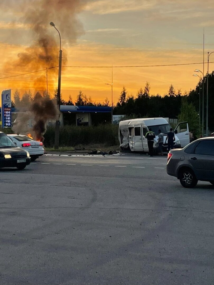 В Санкт-Петербурге произошло смертельное ДТП на Колпинском шоссе. Водитель мотоцикла уходил от погони ДПС с КАДа.