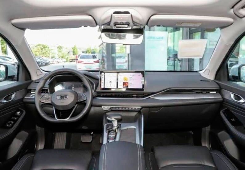 В Китае представлен обновлённый седан Geely Xingrui