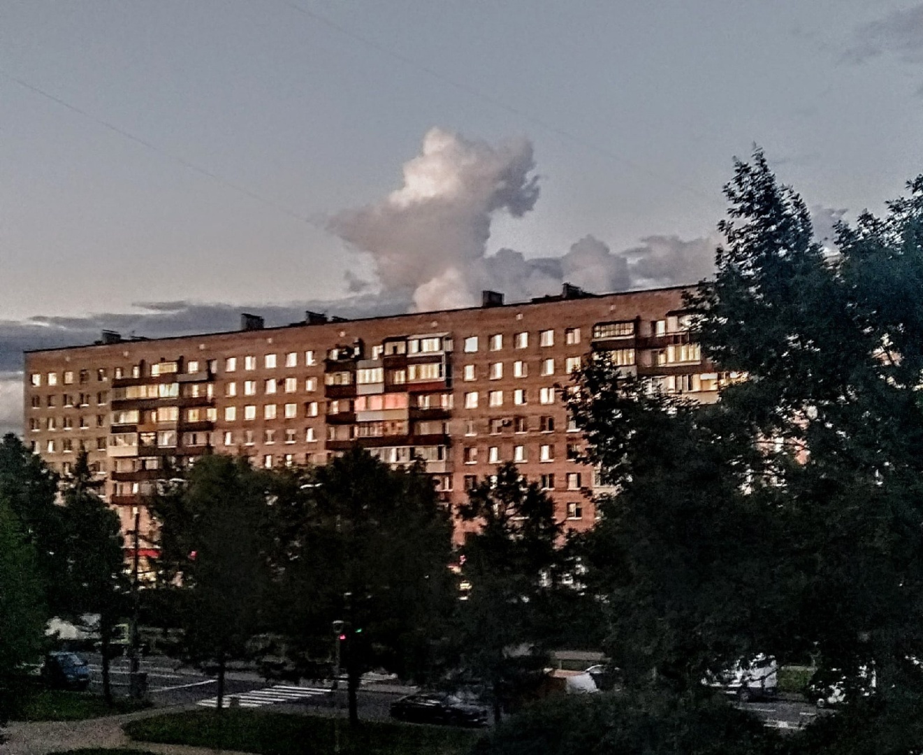 Бывает же! Облако скрутилось в сладкую вату!