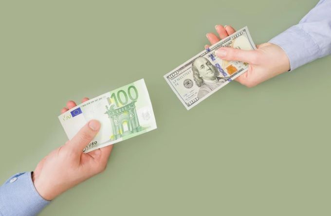 Стоит ли ждать, что ограничение на снятия валюты отменят? Простым языком о сложном. О волнующем.