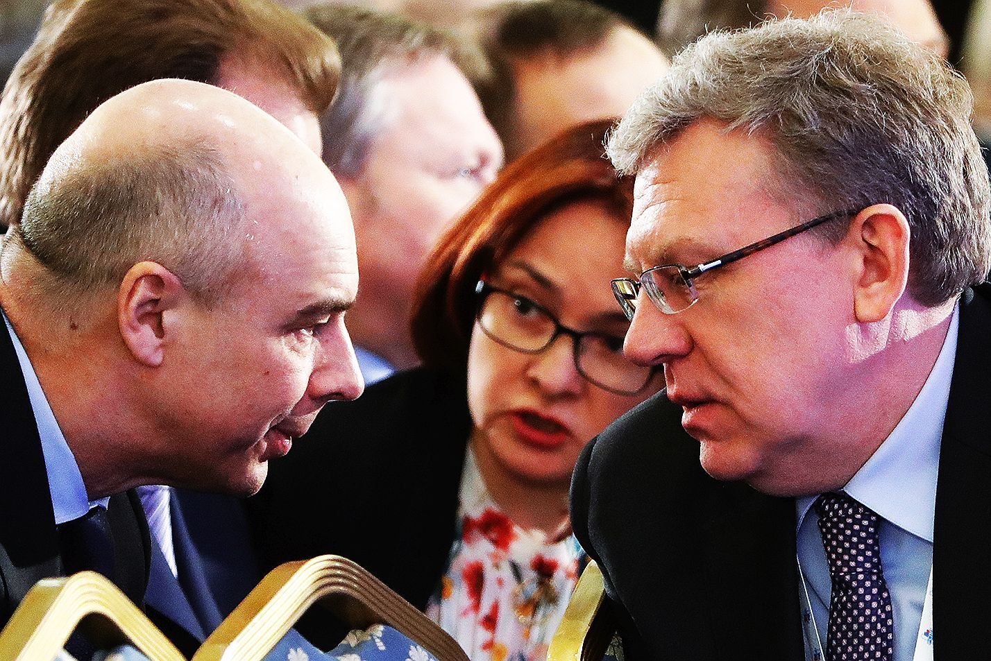 «Подарим деньги врагам!»: Центробанк и Минфин активно финансируют санкционную битву Запада против России