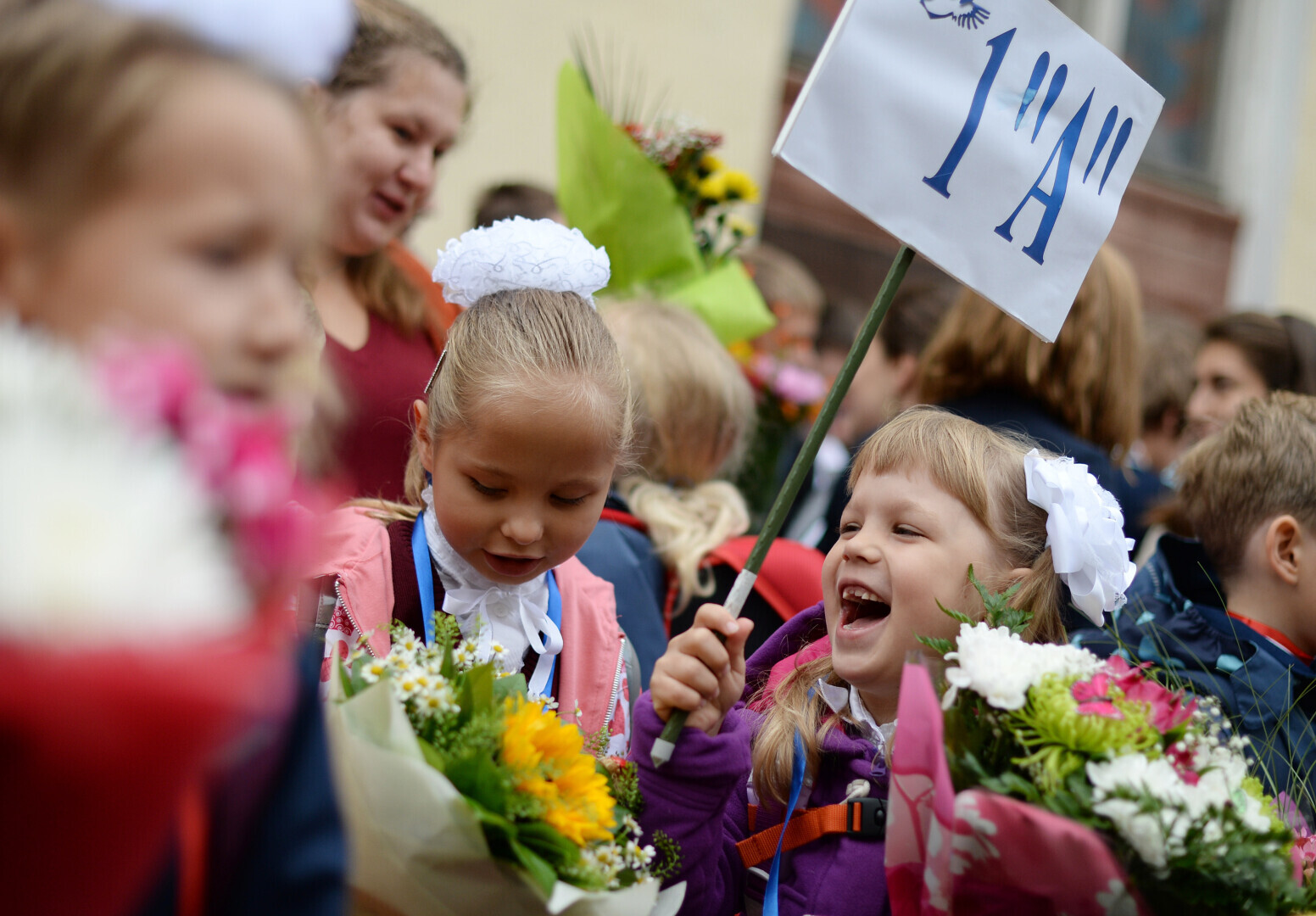Примерно 100000 тысяч школьников получат выплаты от государства в августе 2022 года: что известно сейчас, будут ли дополнительные меры поддержки?