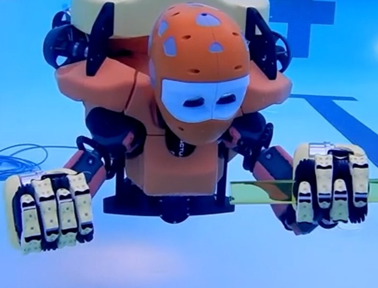 Подводный робот-исследователь. Он похож на человека и исследует затонувшие корабли