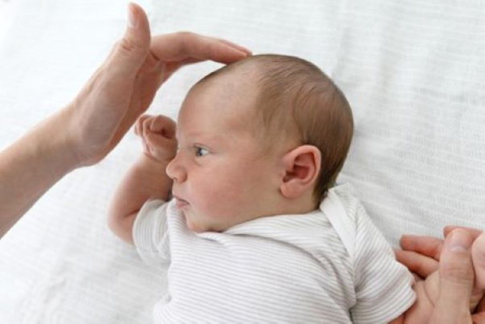 Родничок у младенца: всё, что нужно знать