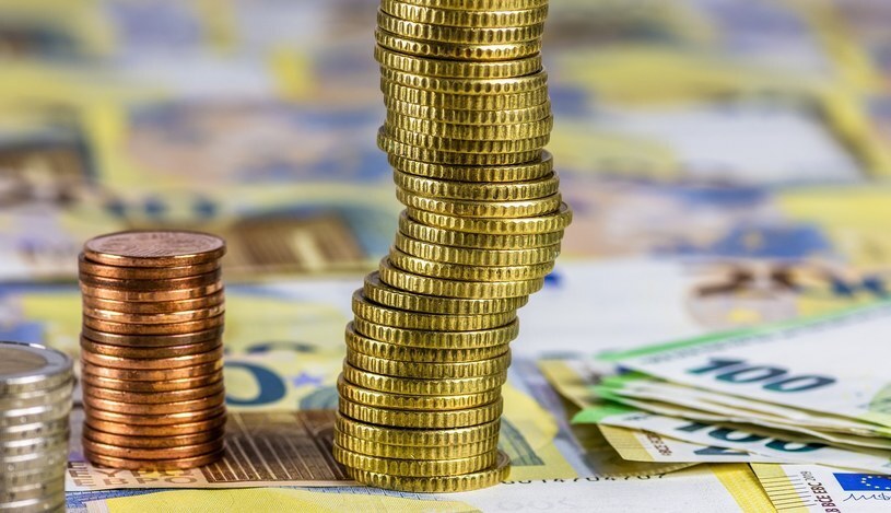 Дружба с богатыми заставляет нас зарабатывать больше