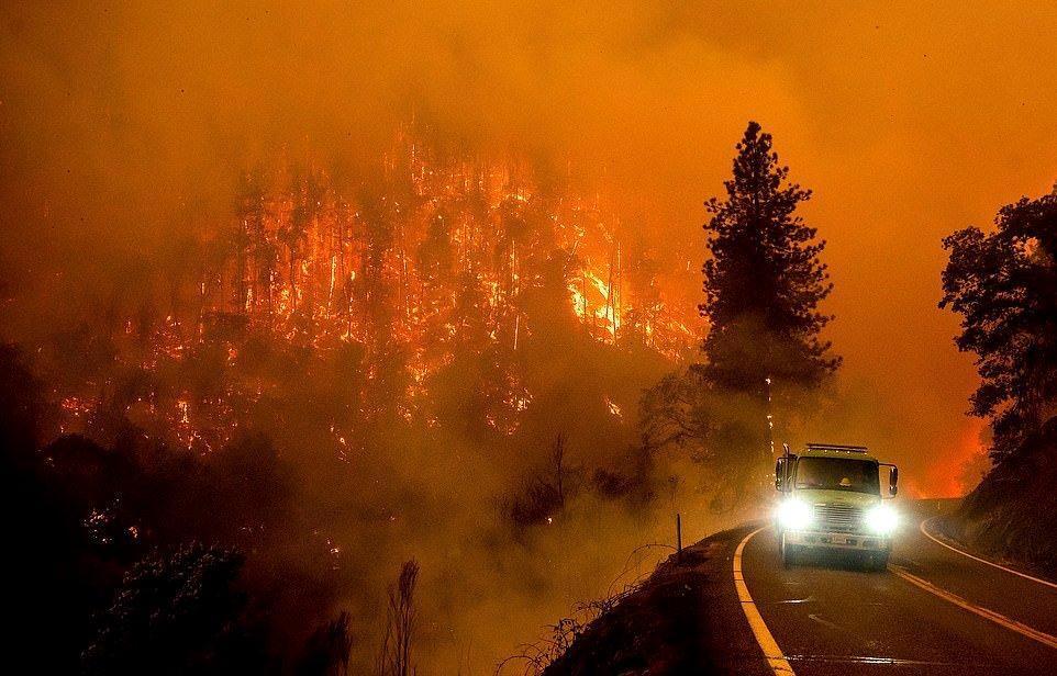 Крупнейший пожар МакКинни в Северной Калифорнии