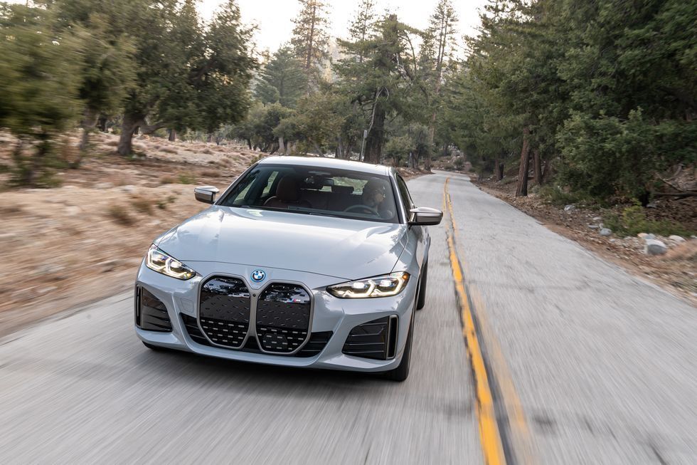 Протестировано: BMW i4 M50 2022 года — это электромобиль M3 Новая электрическая 4-я серия обгоняет M3 Competition до 60 миль в час и стоит дешевле.