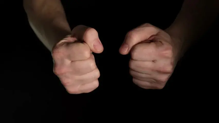 Получить восемь ножевых и остаться в живых. Жестокая расправа над подростком