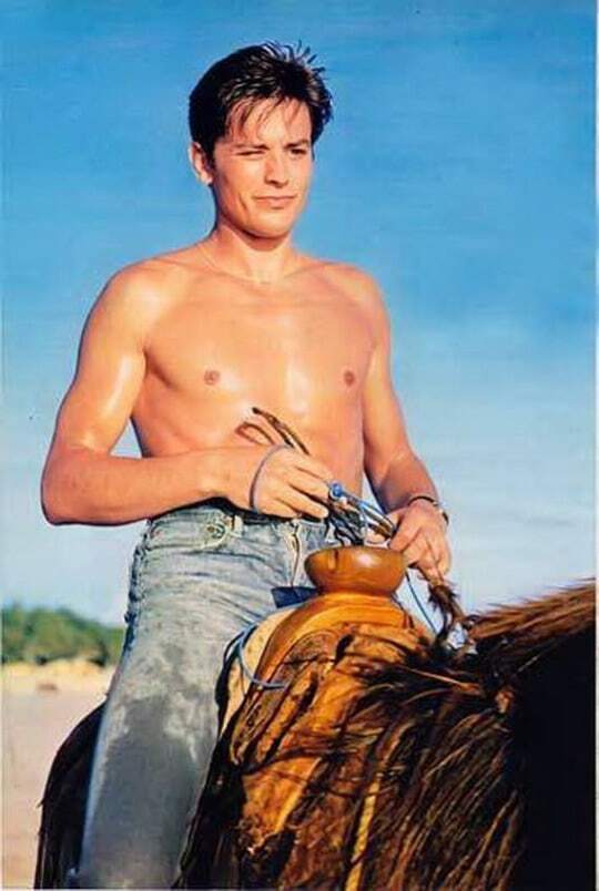 Вам нравится волосатая грудь у мужчин? (можно отмечать несколько ответов)